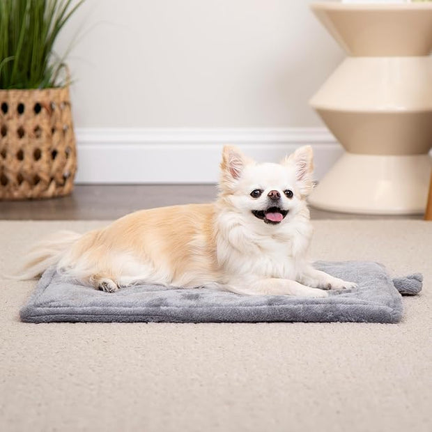 Furhaven ThermaNAP Self-Warming Cat Bed for Indoor Cats & Small Dogs, Washable & Reflects Body Heat - Quilted Faux Fur Reflective Bed Mat - Gray, Small